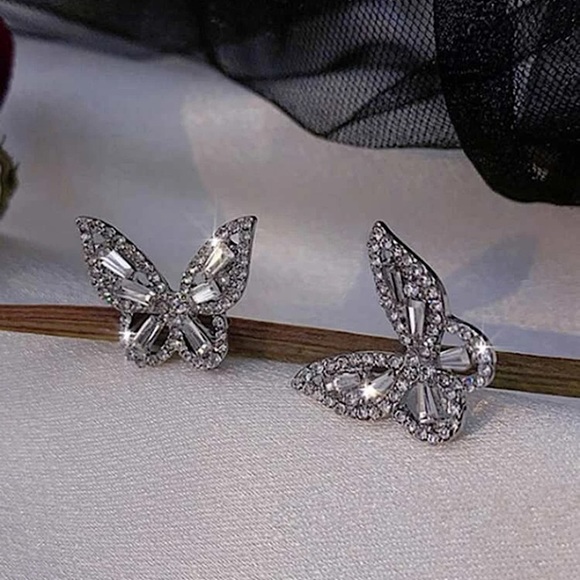 Sold out - Zircon Butterfly Stud Earrings - Picture 3 of 4